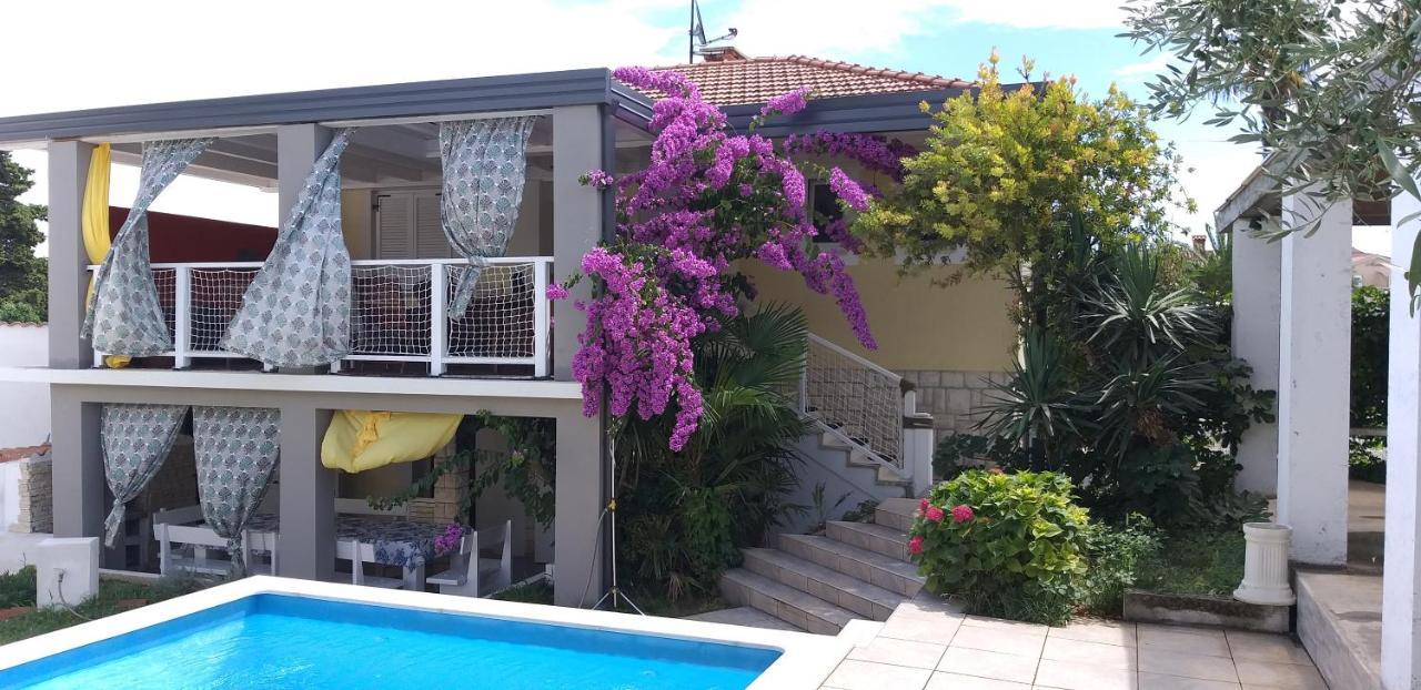Holiday Homes Mare Premantura Kültér fotó